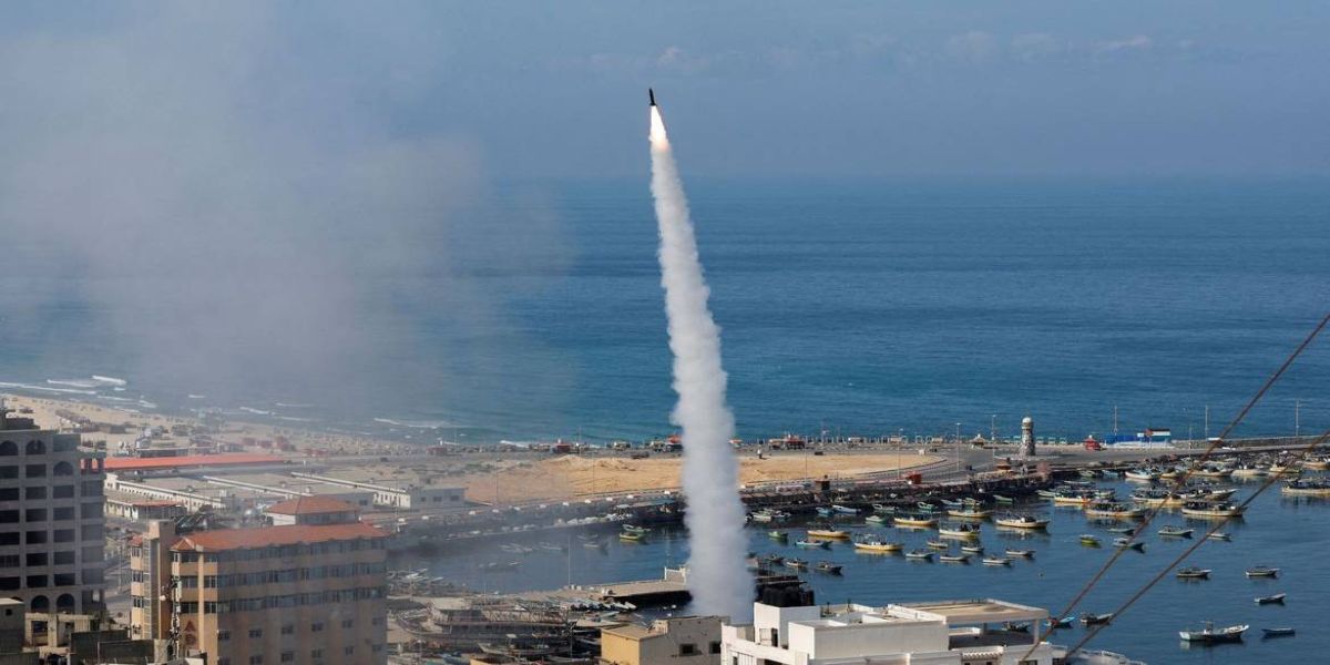 Israel declara estado de alerta de guerra após ataque do Hamas com milhares de Foguetes