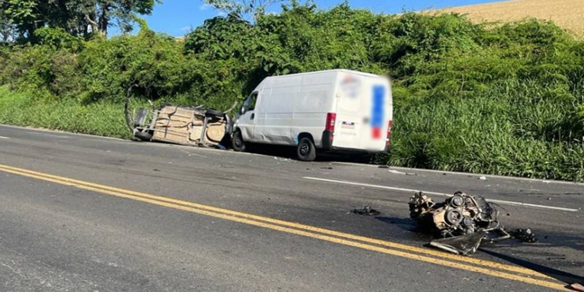 Mulher morre em violenta colisão entre quatro veículos na BR-277 no Paraná