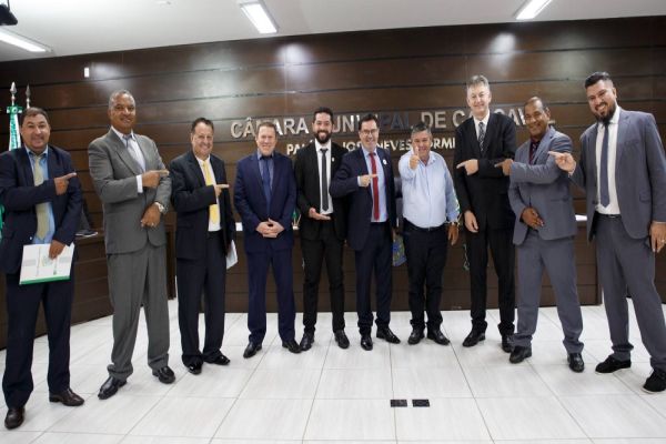 Vereadores de Cascavel prestam homenagem aos Condutores de Ambulância