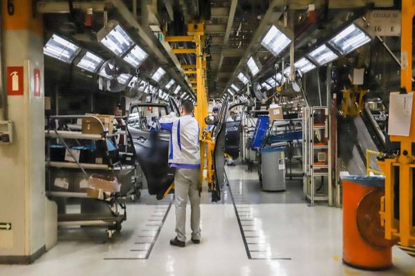 Indústria paranaense cresce 3,5% em agosto, acima da média nacional