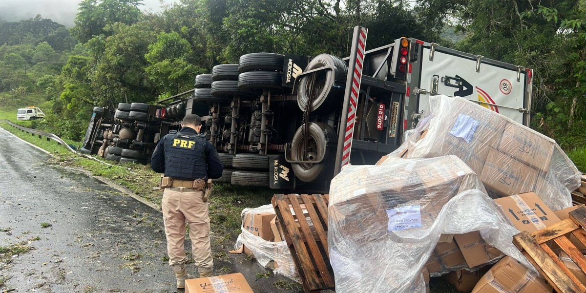 PRF prende saqueador de carga e apreende veículo na BR 116 em Campina Grande do Sul