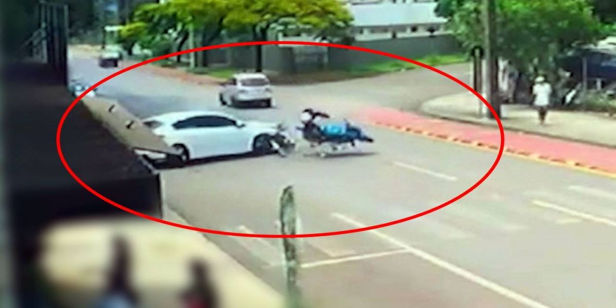 Acidente entre carro e moto deixa motociclista ferido no Bairro Santo Onofre