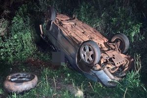 Imagem referente à notícia: Jovem de 28 anos morre após grave acidente de carro na PR-493 em Dois Vizinhos