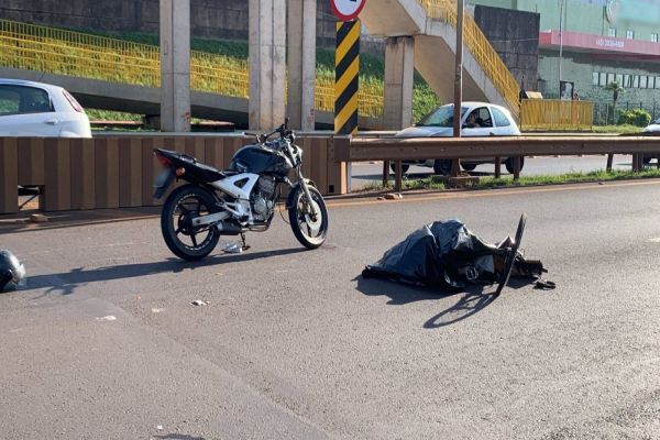 Imagem referente a notícia: Ciclista morre em trágico acidente envolvendo moto na BR-277 em Cascavel