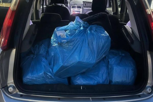 Operação Conjunta apreende veículo com carga de telefones celulares contrabandeados em Cascavel