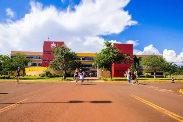 Foto relacionada a notícia: PUCPR está com inscrições abertas para o Vestibular 2024 no oeste do Paraná