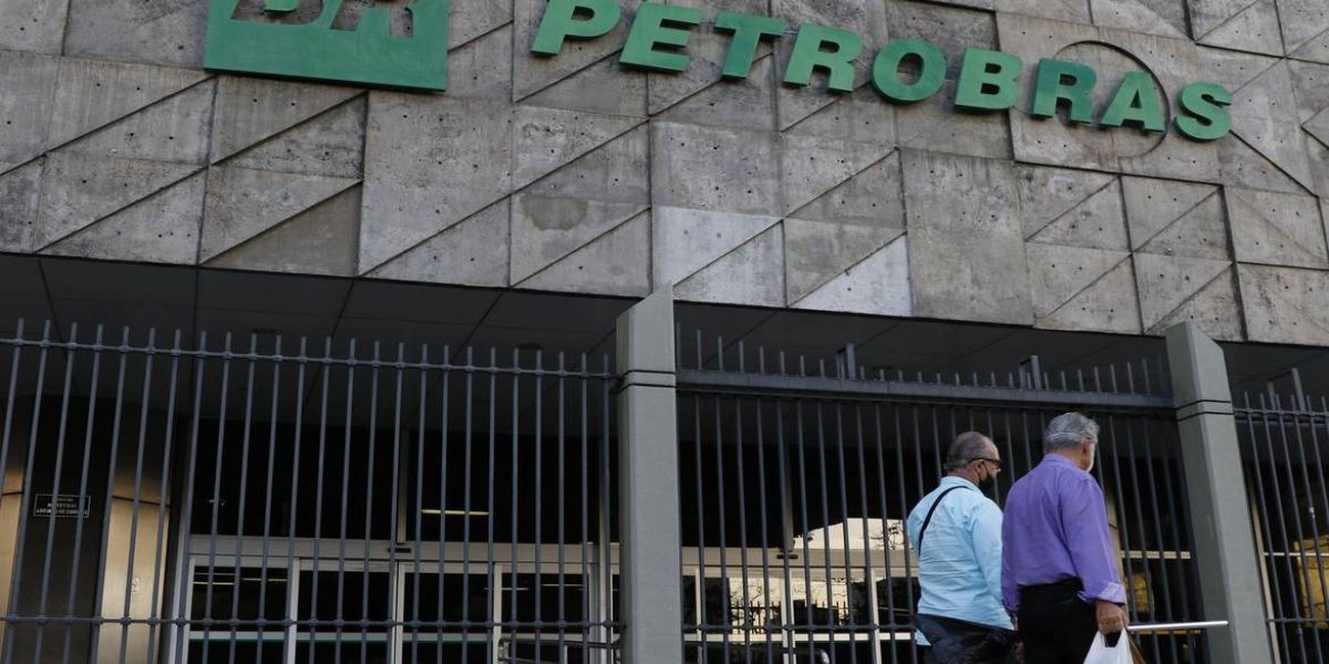 Petrobras reduz preço da gasolina e aumenta o do diesel