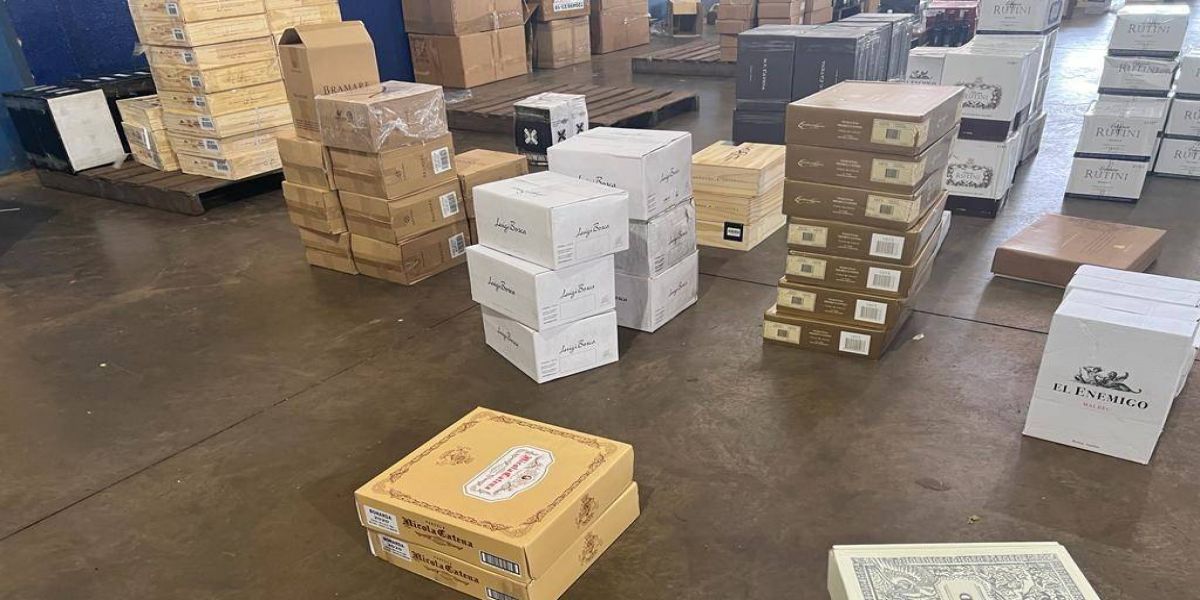 Polícia Federal fecha deposito ilegal com mais de 2.500 garrafas de vinho