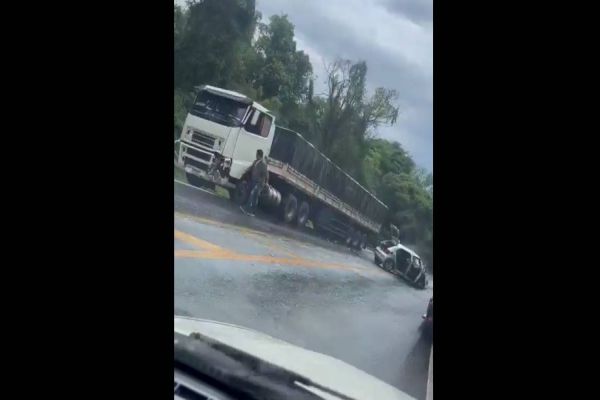 Veículo de Cascavel se envolve em acidente com morte na BR-277 em Candói