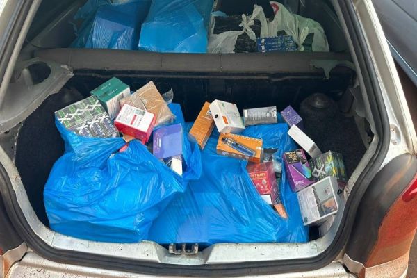 PRF realiza apreensão de veículos com produtos contrabandeados na BR-277 em Santa Tereza do Oeste