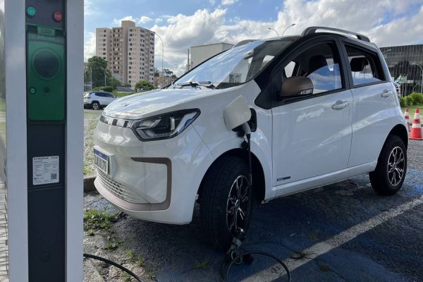 Dia da Eletromobilidade: Paraná tem segunda maior frota de carros 100% elétricos do país