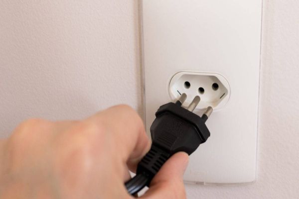 Projeto de lei quer proibir instalação de tomadas e pontos de energia em estabelecimentos prisionais