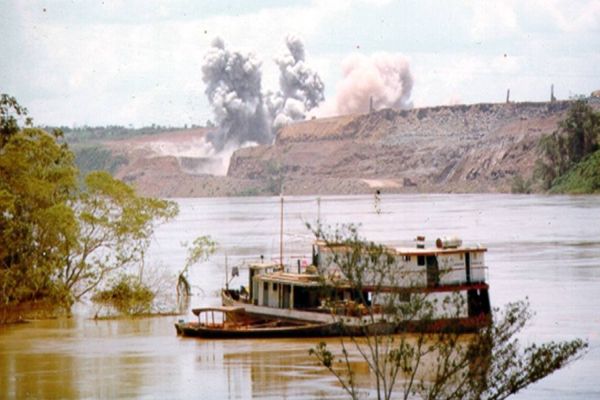 Imagem referente a notícia: Abertura do Canal de Desvio da Itaipu completa 45 anos