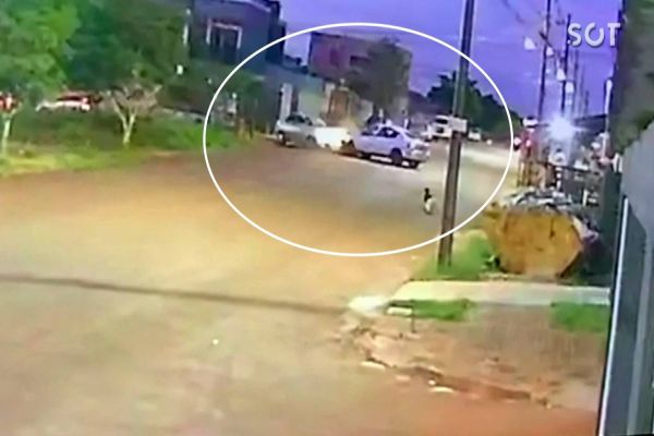 Câmera de segurança registra batida frontal no Loteamento Belmonte