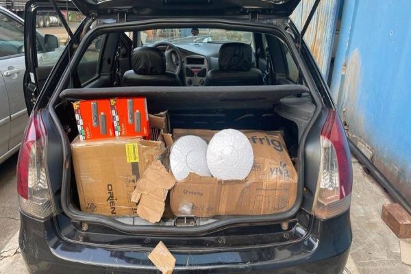 Carro é apreendido com carga de mercadorias descaminhadas em São Miguel do Iguaçu