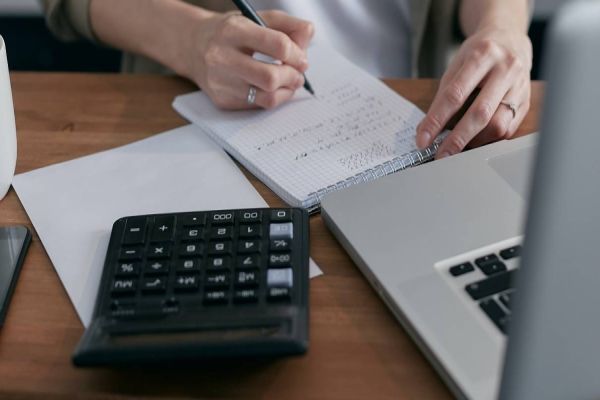 Debate sobre precificação e valorização profissional reúne engenheiros e arquitetos