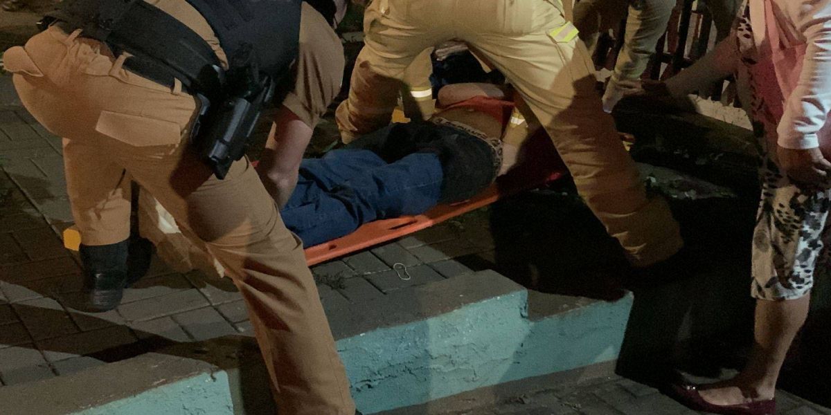 Homem é socorrido após ser vítima de agressão em conflito familiar no Bairro Universitário