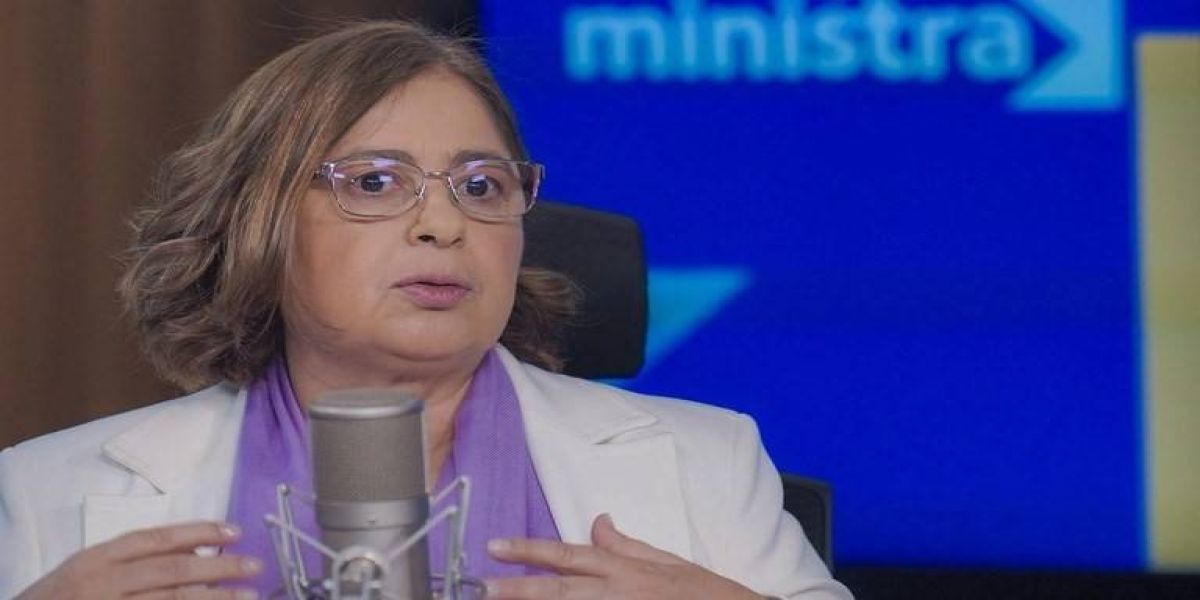 “Silêncio e omissão matam mais que assassinos de mulheres”, diz Ministra das Mulheres Cida Gonçalves