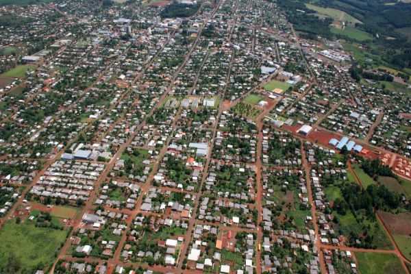 Ex-prefeita de Quedas do Iguaçu denunciada pelo MP por promoção pessoal indevida é condenada