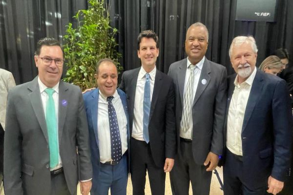Em Curitiba, Alécio e Cidão vão à posse de Edson Vasconcelos na presidência da Fiep