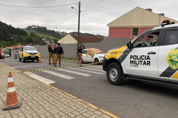 Pai é executado a tiros na hora da entrada da filha na creche no Paraná