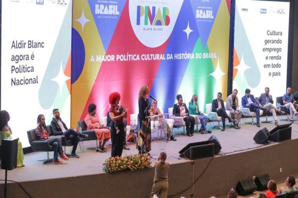 Governo Federal lança Política Nacional Aldir Blanc com repasse de R$ 15 bilhões para a cultura