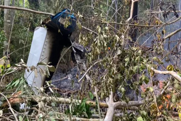 Queda de avião mata 12 pessoas nos arredores do Aeroporto Internacional de Rio Branco