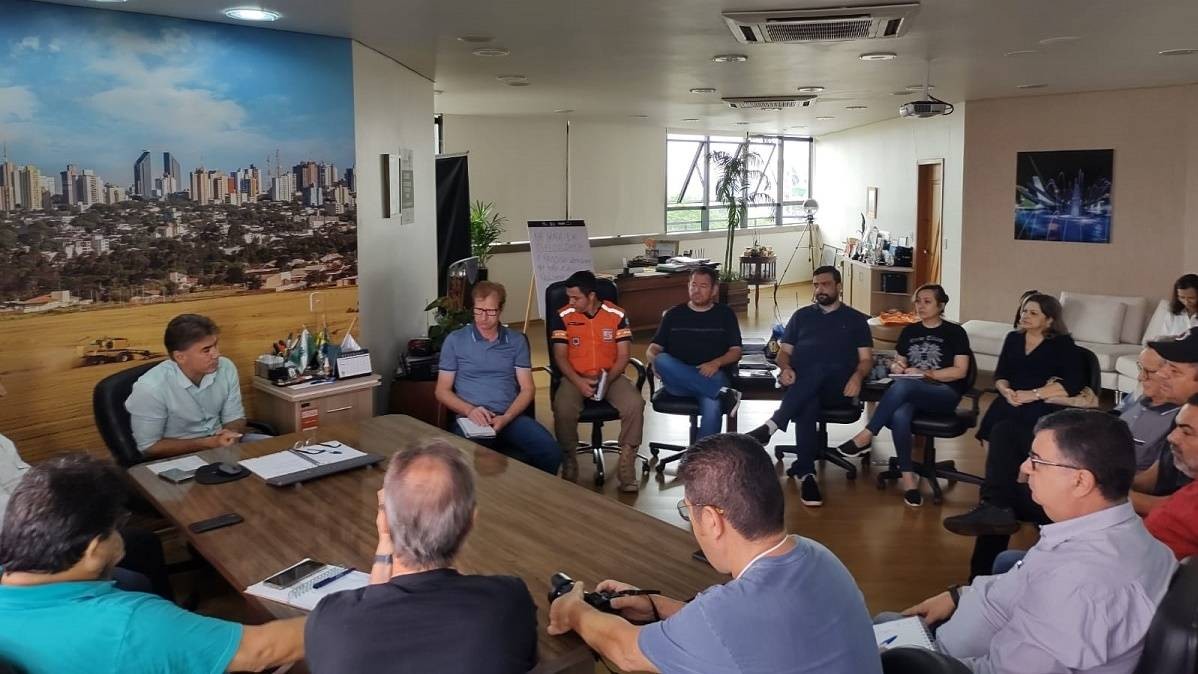 Paranhos determina força-tarefa para reparar estragos causados pelas fortes chuvas