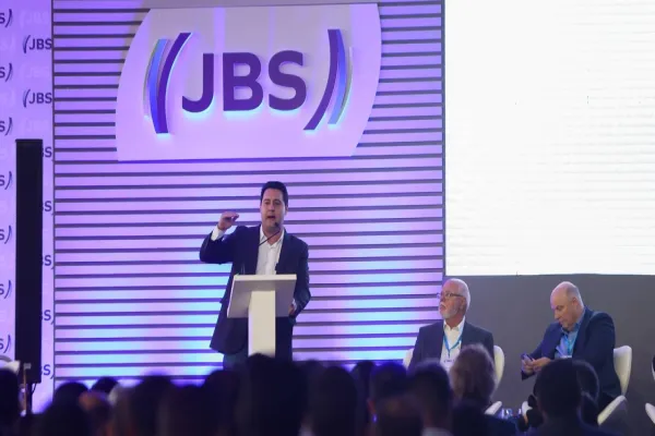 Foto relacionada a notícia: Governador busca junto à JBS a instalação de frigorífico de suínos no Paraná