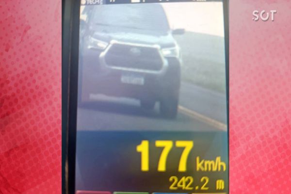 BPRV flagra condutor em altíssima velocidade na PR-486 no oeste do Paraná