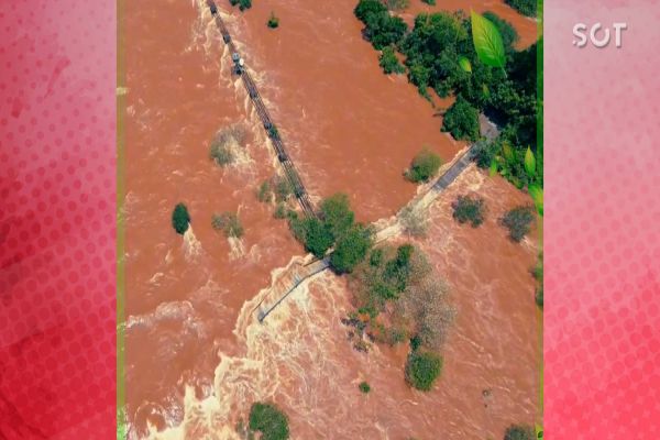 Garganta do Diabo: Cheia sem precedentes no Rio Iguaçu destrói passarelas das Cataratas do Iguaçu