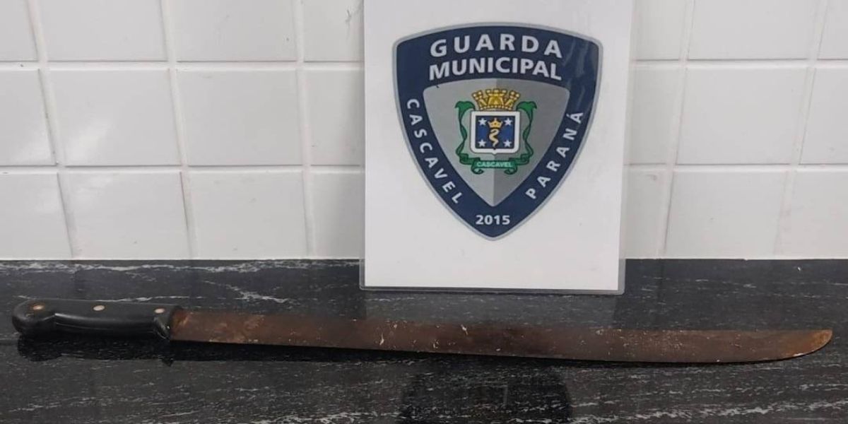 Homem é preso após agredir companheira e ameaçá-la com um facão no Bairro Cataratas