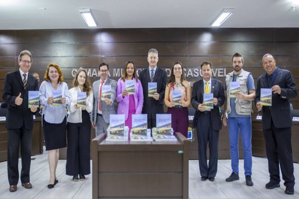 Material educativo é lançado na Câmara Municipal de Cascavel