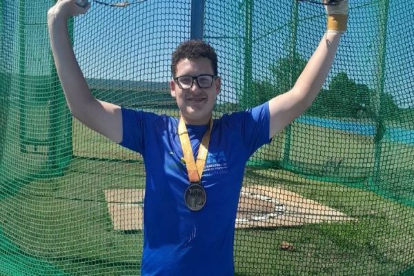 Atleta de Cascavel se destaca nos JEB's