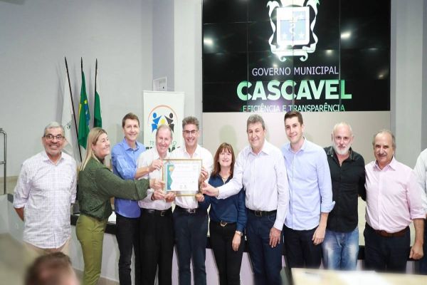 Prefeitura assina termo de adoção da Praça Otavio Pegoraro