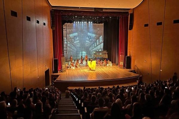Cascavel se prepara para encerramento épico com apresentação do musical Hair