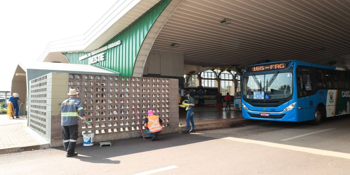 Transitar revitaliza e higieniza terminais de transbordo em Cascavel