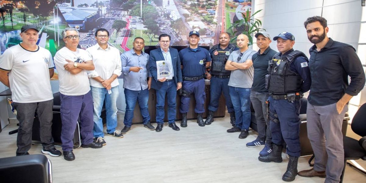 Alécio Espínola recebe representantes da Guarda Patrimonial