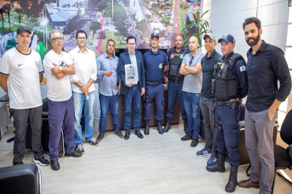 Alécio Espínola recebe representantes da Guarda Patrimonial