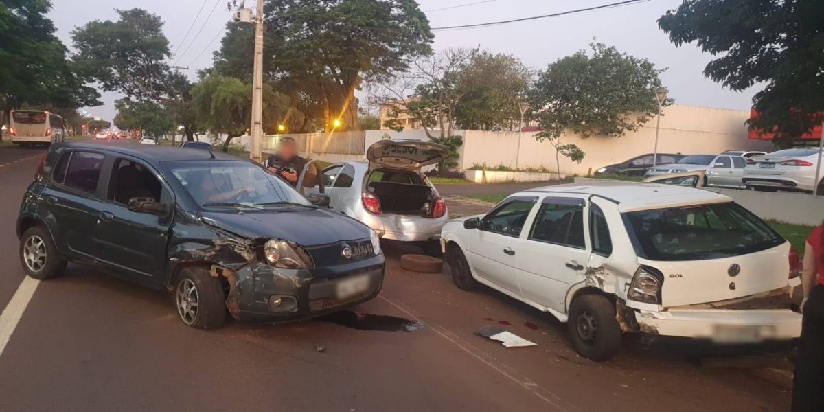 Homem é preso por embriaguez ao volante após causar acidente envolvendo três veículos em Cascavel