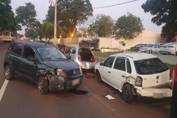Homem é preso por embriaguez ao volante após causar acidente envolvendo três veículos em Cascavel