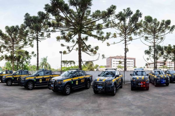 PRF recebe 25 novas viaturas operacionais para o patrulhamento das rodovias do Paraná