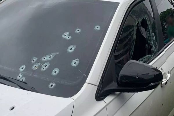 Execução: Homem de 35 anos é morto a tiros dentro de carro em Foz do Iguaçu