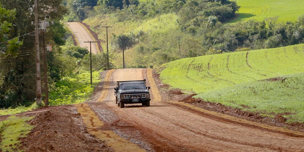Chuvas: Estado inicia liberação de R$ 30 milhões para recuperação de estradas rurais