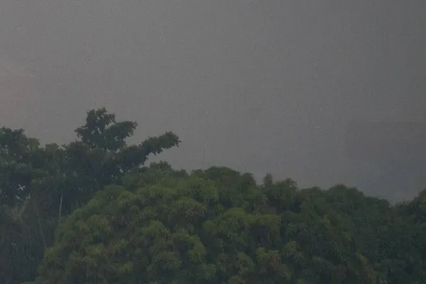 Foto relacionada a notícia: Fumaça no céu de Cascavel gera preocupação e curiosidade