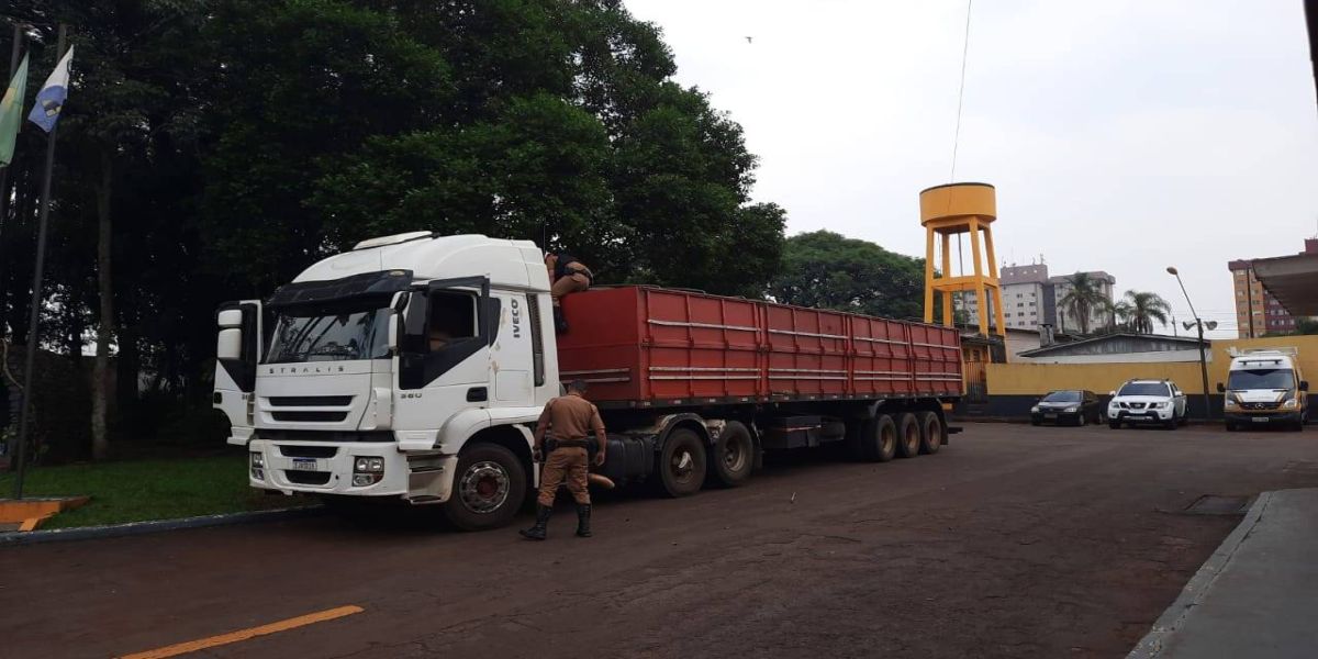 Polícia Rodoviária Estadual apreende carreta com contrabando avaliado em R$1 milhão