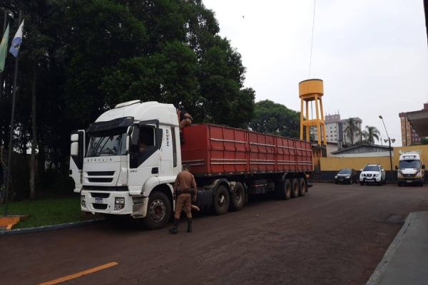 Polícia Rodoviária Estadual apreende carreta com contrabando avaliado em R$1 milhão