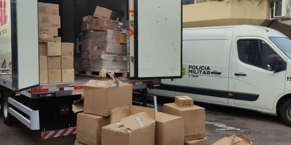 Quase 2.000 aparelhos celulares são apreendidos em ação de contrabando da PM em Cascavel
