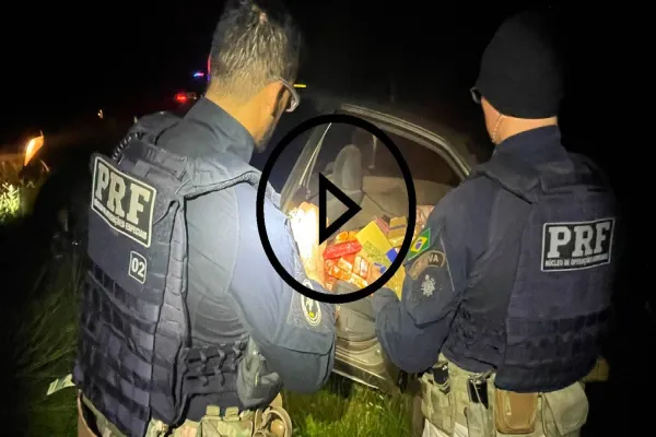 Foto relacionada a notícia: Após acompanhamento tático, PRF apreende carga de maconha em Guarapuava