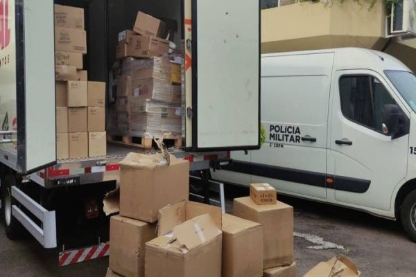 Quase 2.000 aparelhos celulares são apreendidos em ação de contrabando da PM em Cascavel